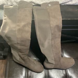 Guess boots